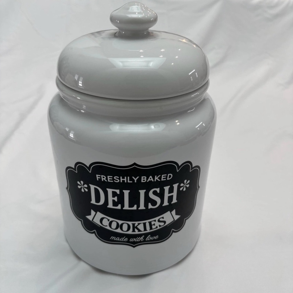 New Farmhouse Style “Delish” Cookie Jar White
